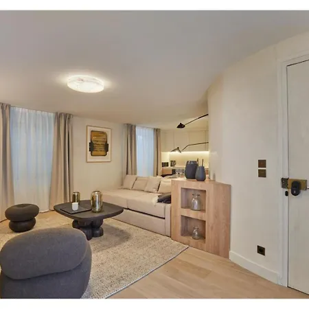 Louvre Palais Royal Apartment Paris